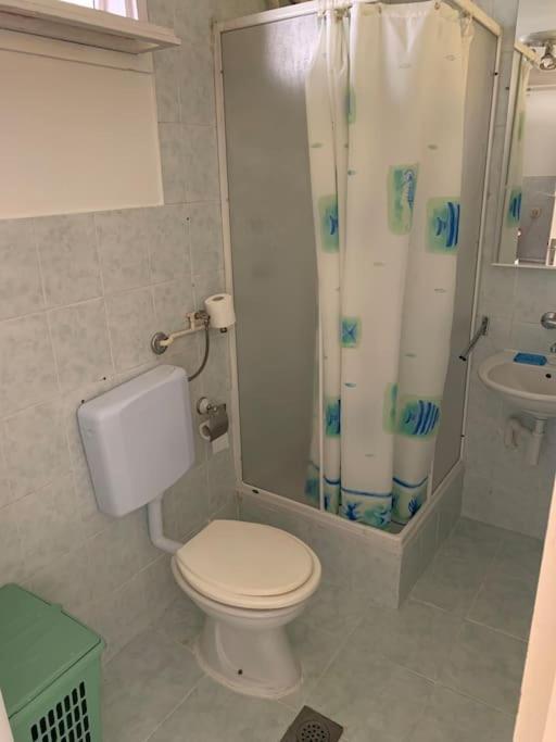 Cheerfull 2-Bedroom With Patio. Close To All Ameneties. Zagreb Bagian luar foto